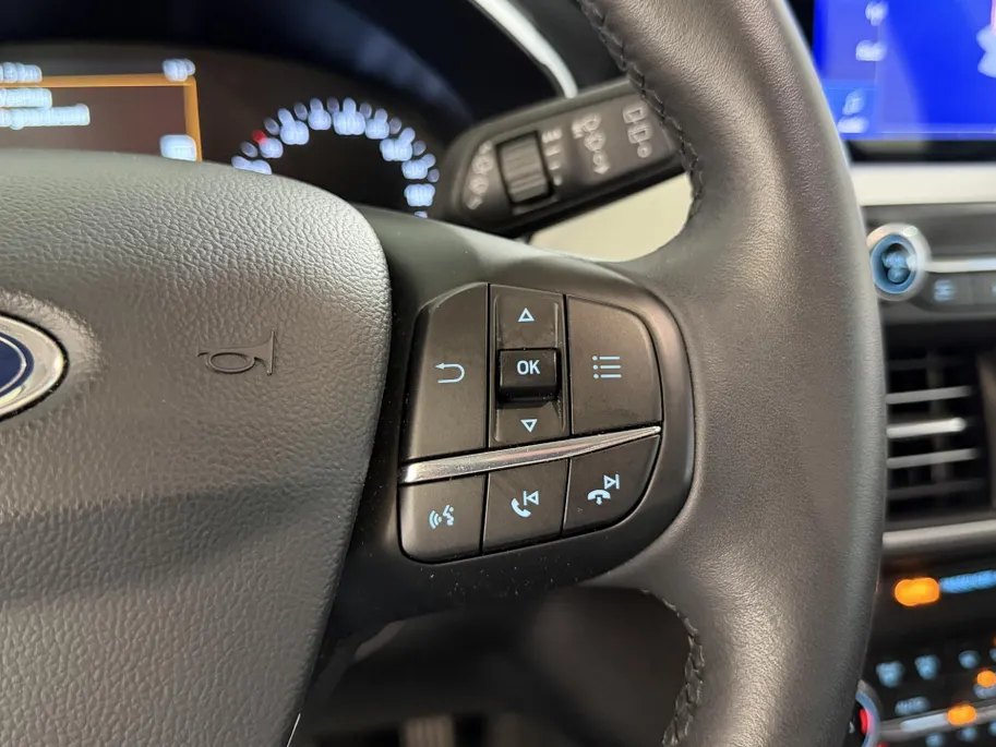 Ford Focus 100PK EcoBoost Trend Edition Business | 1e eigenaar | Winter Pack | Comfort Pack | Navi | Apple CarPlay/Android Auto | Parkeersensoren | Lichtmetalen Velgen | Cruise Control |