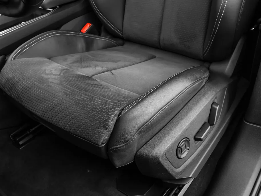 Audi Q8 Sportback e-tron 55 quattro S Edition 408pk / 115 kWh · SOH 93,6% · Panoramadak · 360 Camera · Luchtvering · Keyless · 360 Camera · Keyless · Matrix LED · 22'Velgen ·