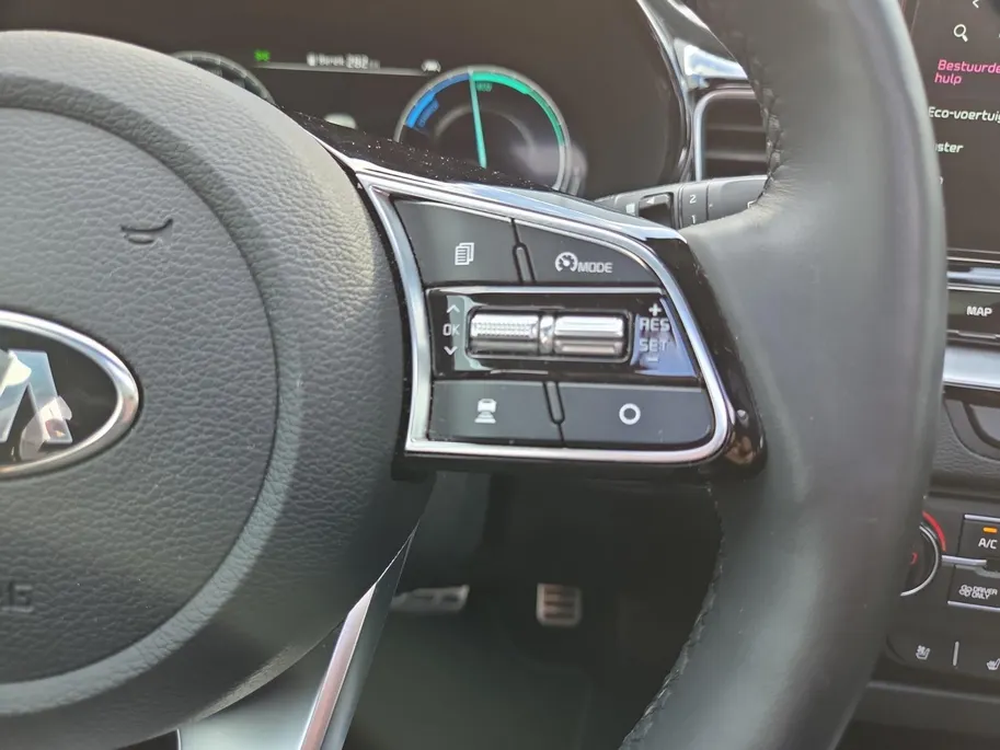 Kia XCeed 1.6i PHEV ExecutiveLine 1e Eigenaar | Dealer Onderhouden | Meest luxe uitvoering | Fabrieksgarantie | Stoelverwarming en Ventilatie | Carplay & Android | Camera | Dodehoek Detectie | Leder | Cruise Control Adaptief | Panorama Dak |