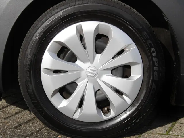 Suzuki Swift 1.2 Comfort Smart Hybrid | Navi | Adap. Cruise | Camea | Park sens
