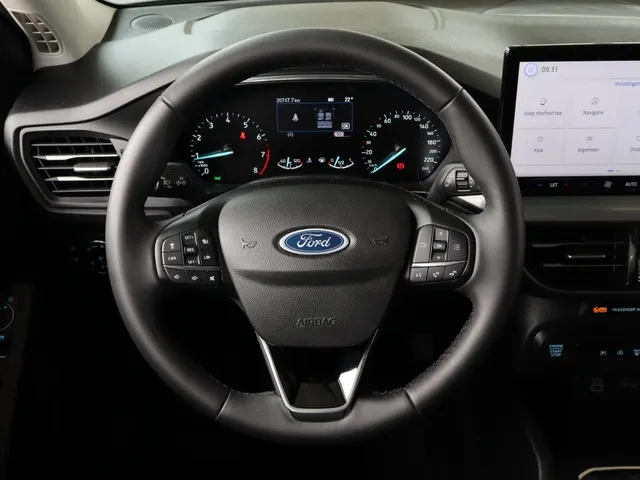 Ford Focus Wagon 1.0 EcoBoost Hybrid Titanium