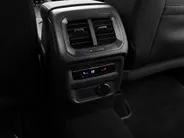 Volkswagen Tiguan 1.4 TSI 245pk DSG eHybrid R-Line Business · Camera · Apple/Android Car Play · Navigatie · P-Sensoren · 19'' Inch ·