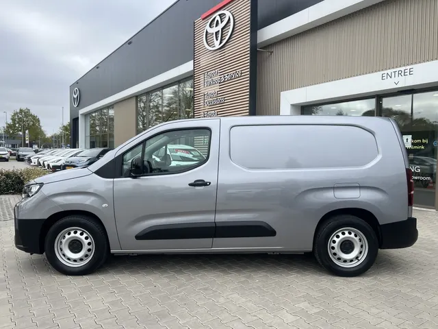 Toyota ProAce CITY Electric Navigator L. 50 kWh | Trekhaak