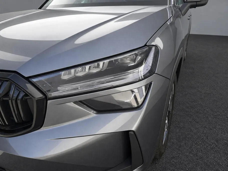 Škoda Kodiaq 1.5 TSI 204pk DSG PHEV Sportline Business · Panoramadak · Wegklapbare Trekhaak · Camera · Elek. Trekhaak · Elek. Voorstoel · 19'' Inch · Garantie t/m 01-07-2030 of 100.000km