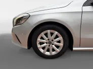Mercedes-Benz A-Klasse 180 Business Solution | Zeer nette auto | Navigatie | Achteruitrijcamera | Parkeersensoren v + a | Comfort stoelen | Stoelverwarming | Bovag garantie | NAP
