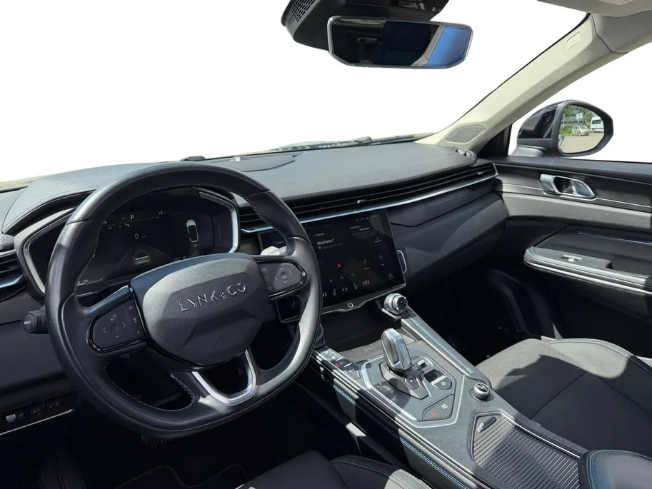 Lynk & Co 01 1.5 | Plug-in hybrid | 1800kg Trekgewicht | 69km Elek. Actieradius | Apple Carplay/Android Auto | BLISS | Panoramadak | 360° Camera | 12 Maanden BOVAG Garantie |