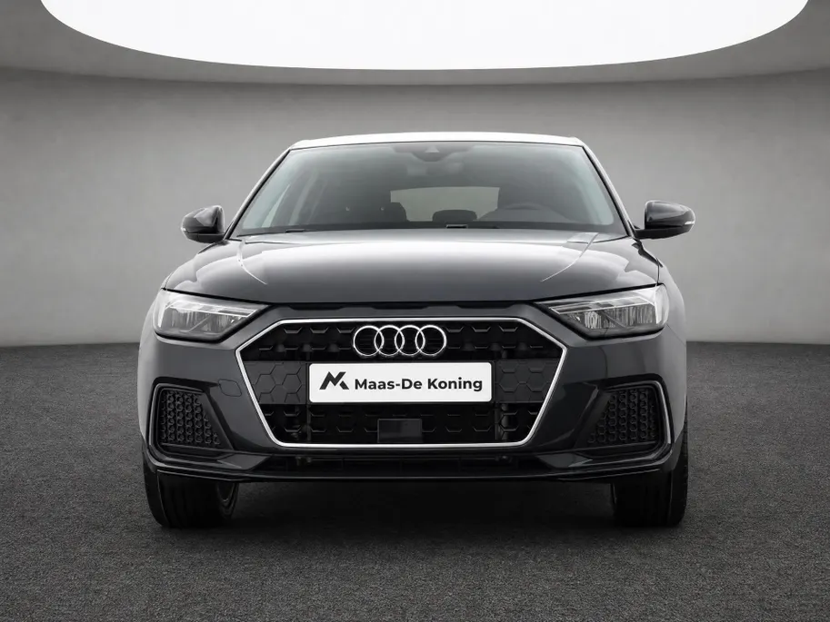 Audi A1 Sportback Advanced edition 30 TFSI 116 PK · Audi Sound · Afgevlakt sportstuur · Full led verlichting · Privacy glas