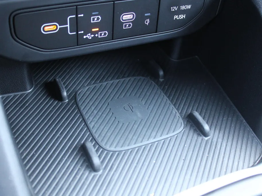 Kia K4 Sportswagon 1.0 T-GDi MHEV GT-Line Launch Edition (pano) | Stuur-/stoelverwarming | Camera | LED | 17' LM | Elek. stoel | Draadloze telefoonlader |