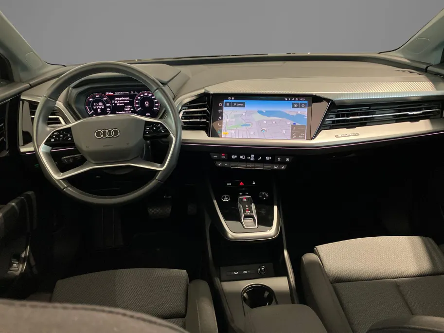 Audi Q4 Sportback e-tron 40 Advanced 150kW/204PK 82 kWh · Panoramadak · Trekhaak · Stoelverwarming · Apple/Android Car Play