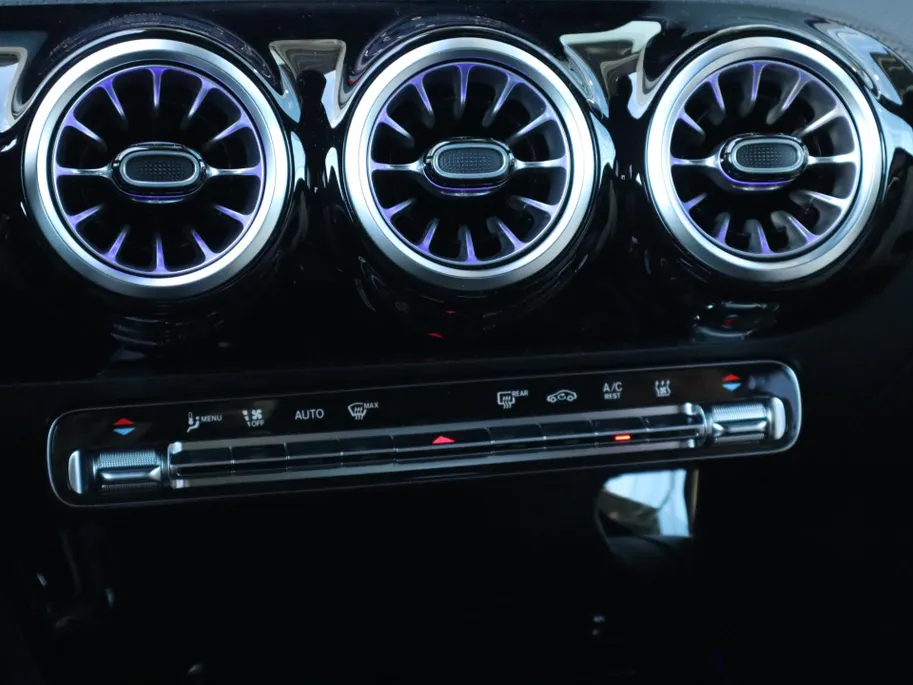 Mercedes-Benz CLA Shooting Brake 180 Star Edition AMG Line LIMITED