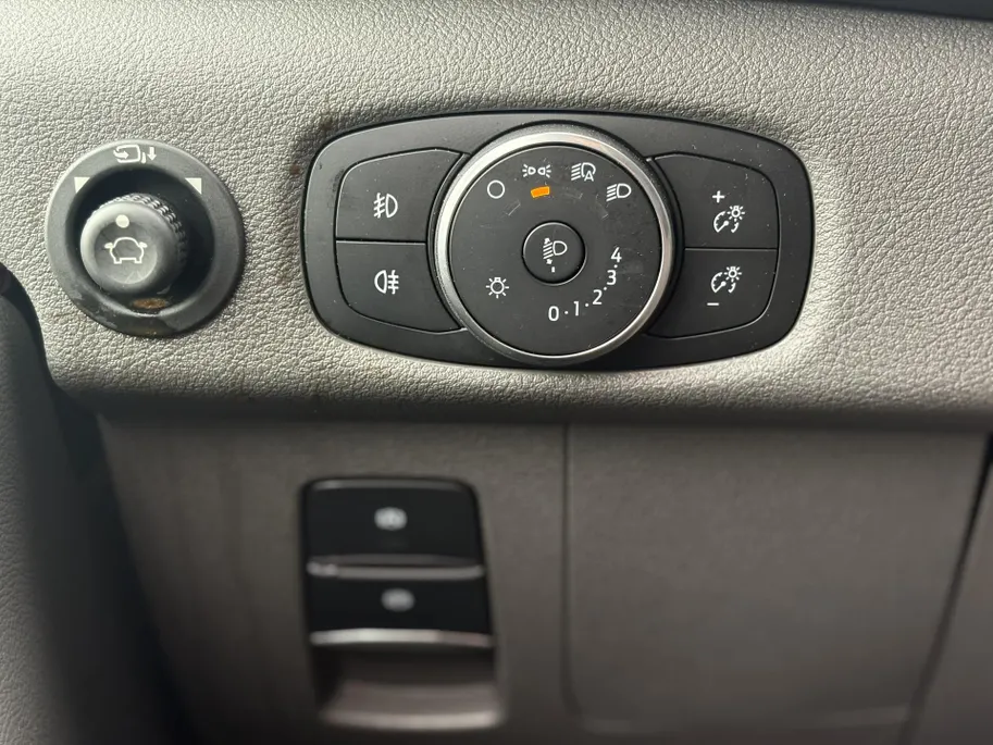 Ford Transit 350 2.0 TDCI L2H2 Limited | Xenon | 360 camera