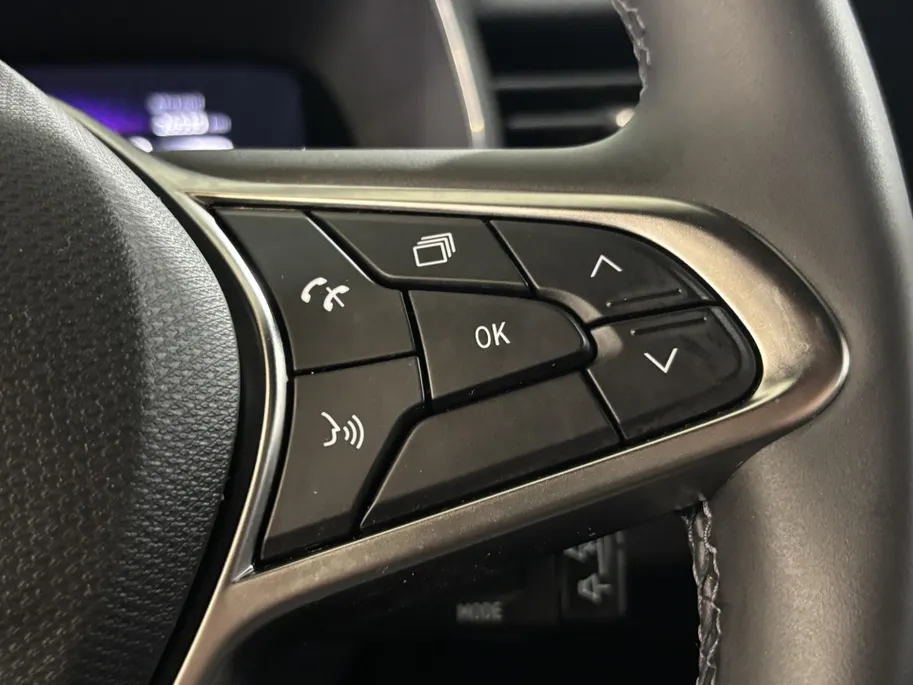 Renault Clio 90PK TCe GPF Techno | 9,3' Navi | Climate Control | Apple CarPlay/Android Auto | Camera | Cruise Control | Parkeersensoren | Full LED | Lichtmetalen Velgen | Digital Cockpit | Licht & Regen Sensor |
