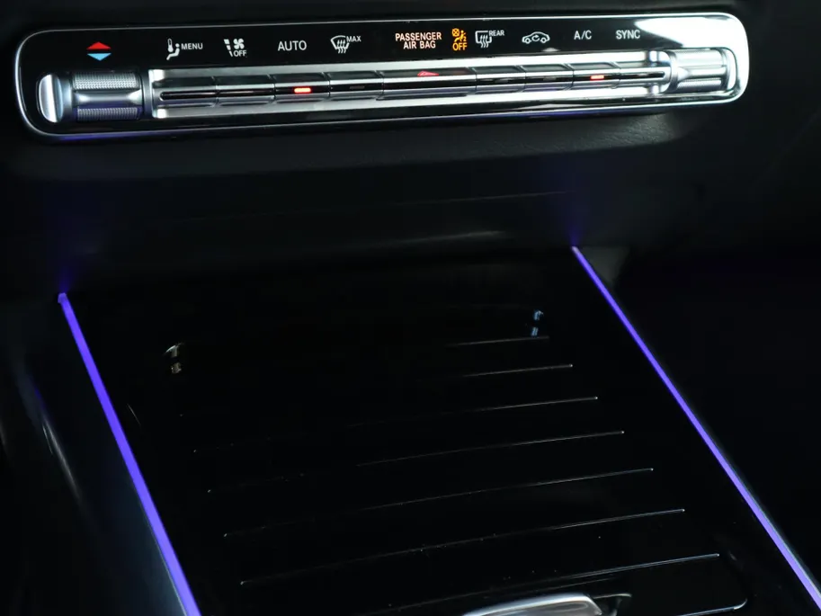 Mercedes-Benz B-Klasse 180 Business Solution AMG l Keyless l Achteruitrij camera l Stoelverwarming