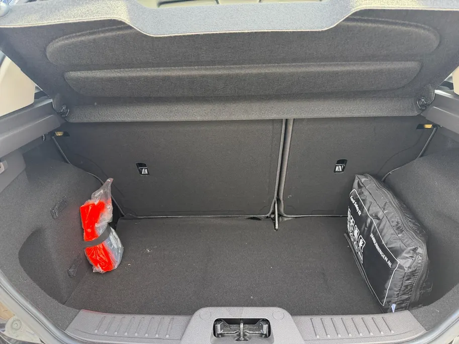 Ford Fiesta 1.0 EcoBoost Titanium | NL auto | Navigatie | Parkeersensor achter | Bluetooth | Cruise control | Verwarmde voorruit |