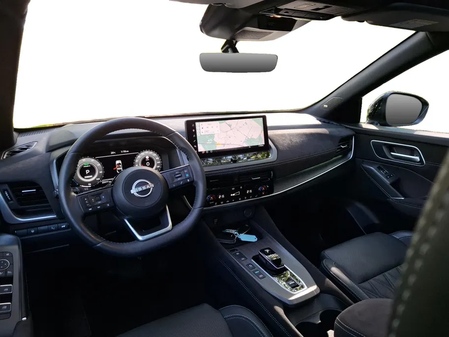 Nissan QASHQAI 1.5 e-Power Tekna Plus | PANO DAK | STOEL, STUUR VOORRUITVERWARMING | CARPLAY | NAV | ELEKTISCHE STOELEN MET GEHEUGEN |