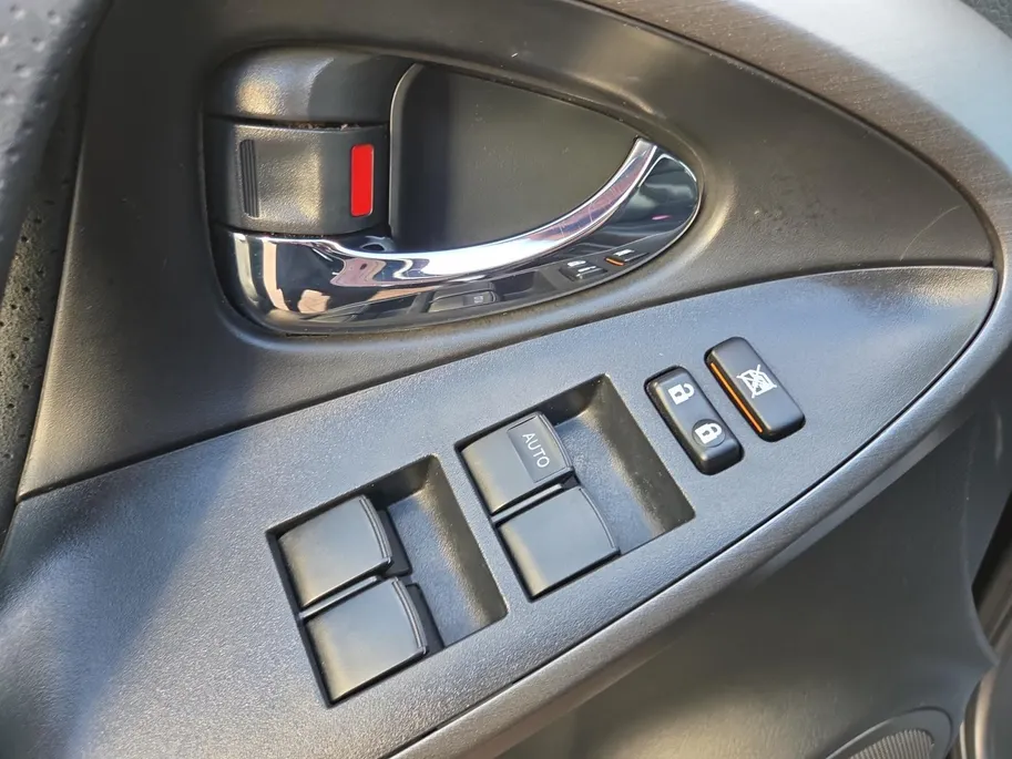 Toyota RAV4 2.0 VVTi Executive Business | Automaat | Cruise Control | Camera | navigatie | Stoelverwarming | 100% Onderhouden | 12 Maanden BOVAG Garantie | NAP