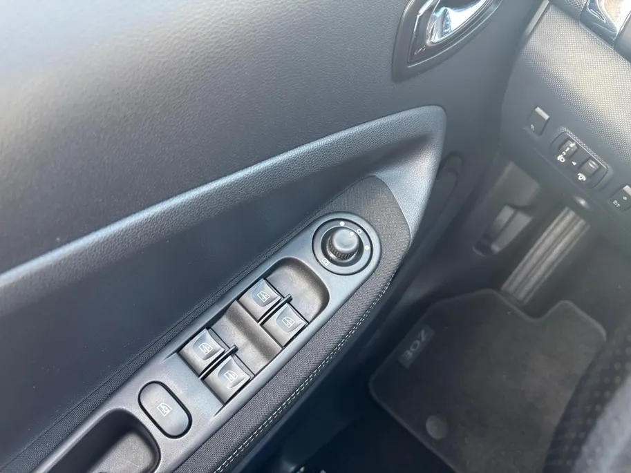 Renault ZOE R110 Iconic 41 kWh | Koop accu | Achteruitrijcamera | Stoelverwarming | Bluetooth