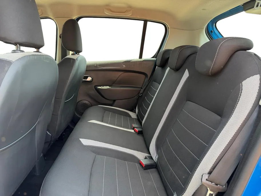 Dacia Sandero Stepway 0.9 TCe SL | Cruise control | Elektr. ramen voor en achter | Navigatie | Parkeersensor achter | DAB | Airco | Lichtmetalen velgen | Bovag garantie |