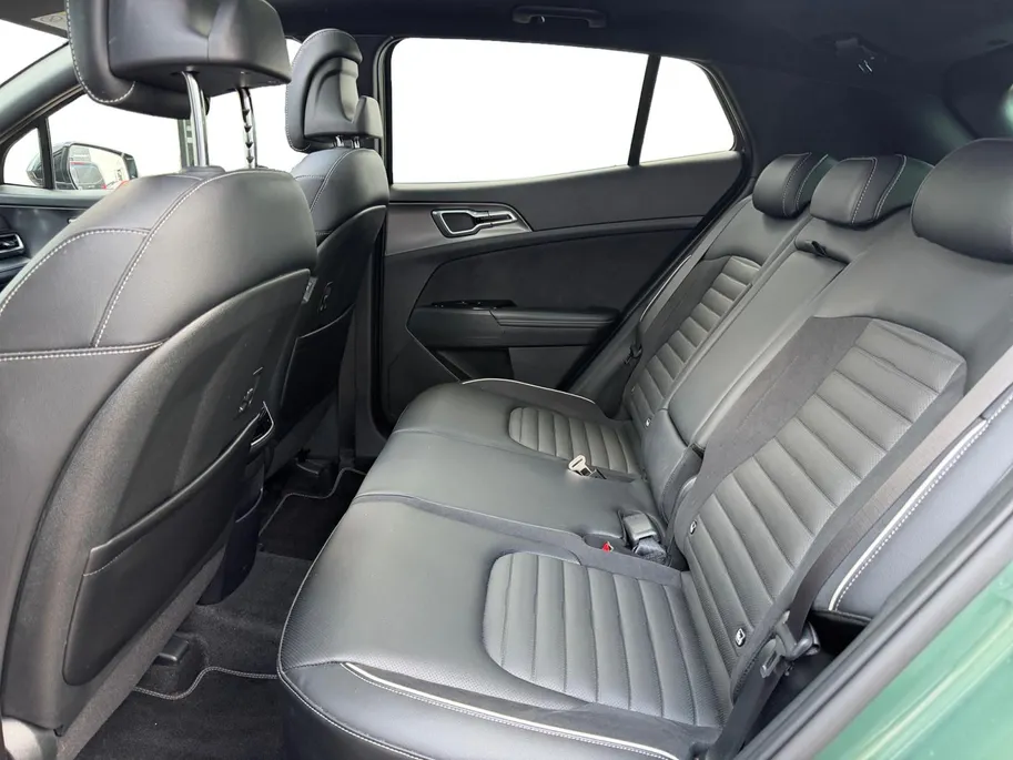 Kia Sportage 1.6 T-GDi Hybrid GT-PlusLine | Zeer compleet | Trekhaak | Panoramadak | 100% Dealer onderhouden | Stoel & Stuurverwarming |