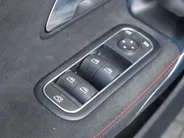 Mercedes-Benz CLA 250 e Premium Plus l Carplay l Privacy glass l Stoelverwarming
