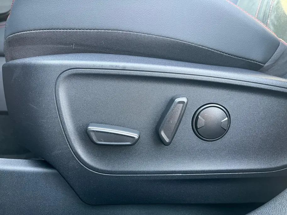 Ford Kuga 2.5 PHEV ST-Line X | Schuif/Kantel Dak | Adaptieve Cruise Control | Elek. Trekhaak | 2100 KG Trekgewicht | Winter Pack |