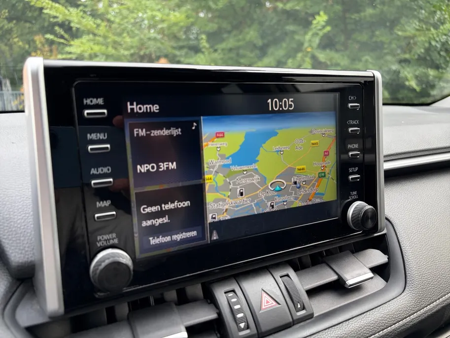 Toyota RAV4 2.5 Hybrid Active Trekhaak afneembaar , climate , navi , cruise , camera , lm velgen .