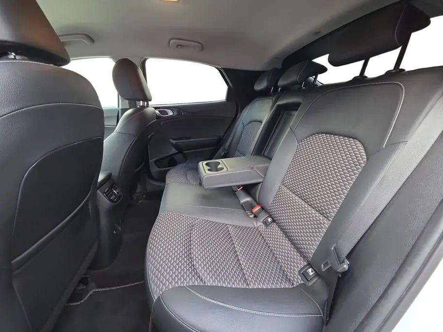 Kia XCeed 1.5 T-GDi DynamicPlusLine 1e Eigenaar | Dealer onderhouden | Fabrieksgarantie t/m 28-2-2030 + 3x 1 jaar* | NAP