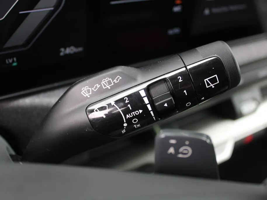 Kia EV2 Plus 42.2 kWh | Dodehoek detectie | Clima | 18'' LM Velgen | Stuur-/stoelverwarming | All seasons | Camera | Keyless | Telefoonlader | Navi |