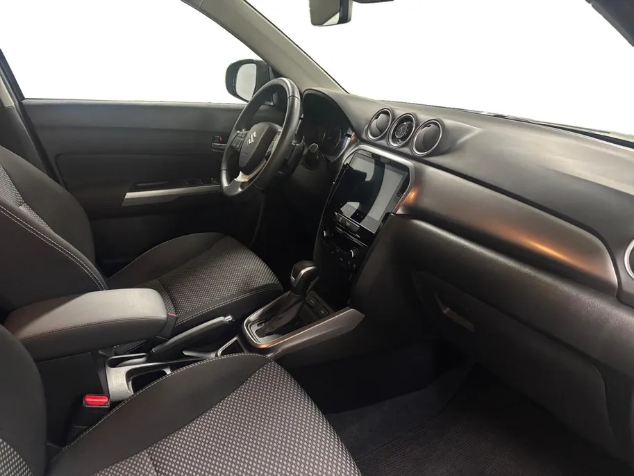 Suzuki Vitara 1.5 Hybrid Select AUTOMAAT NAVI AIRCO ADAPTIEVE CRUISE CONTROLE STOELVERWARMING  LM VELGEN APPLE CARPLAY ANDROID AUTO ZEER MOOIE AUTO