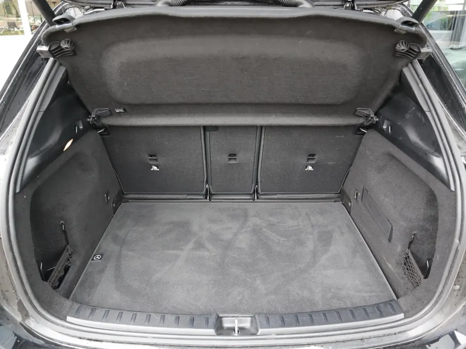 Mercedes-Benz GLA 250 e Business Solution AMG l Keyless l Panoramadak l Stoelverwarming