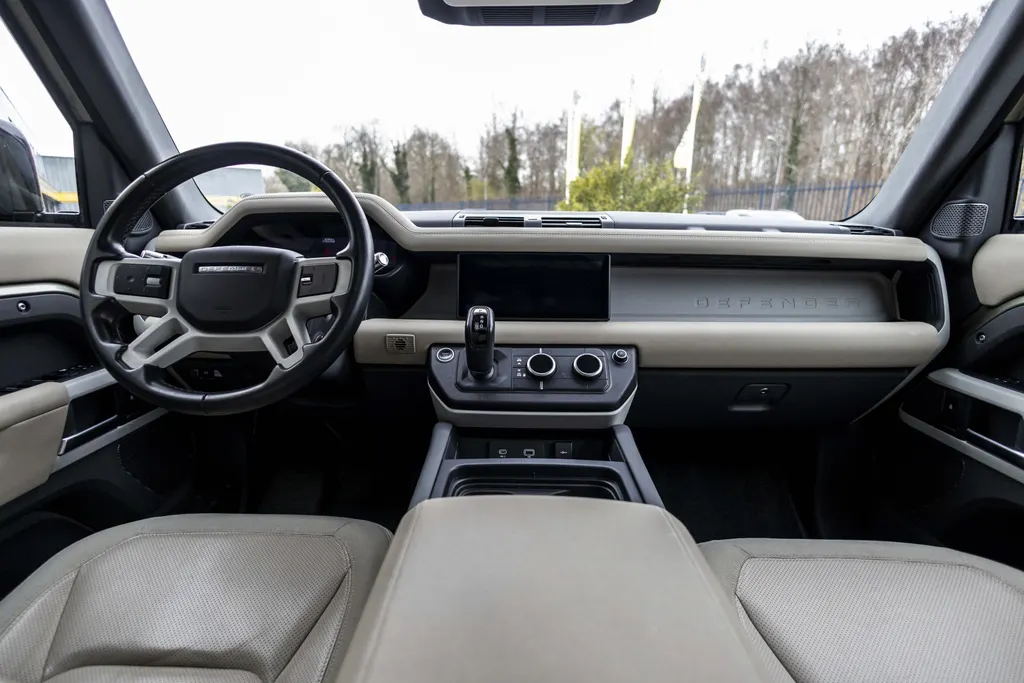 Land Rover Defender Hard Top 3.0 D250 110 MHEV SE EX.BTW