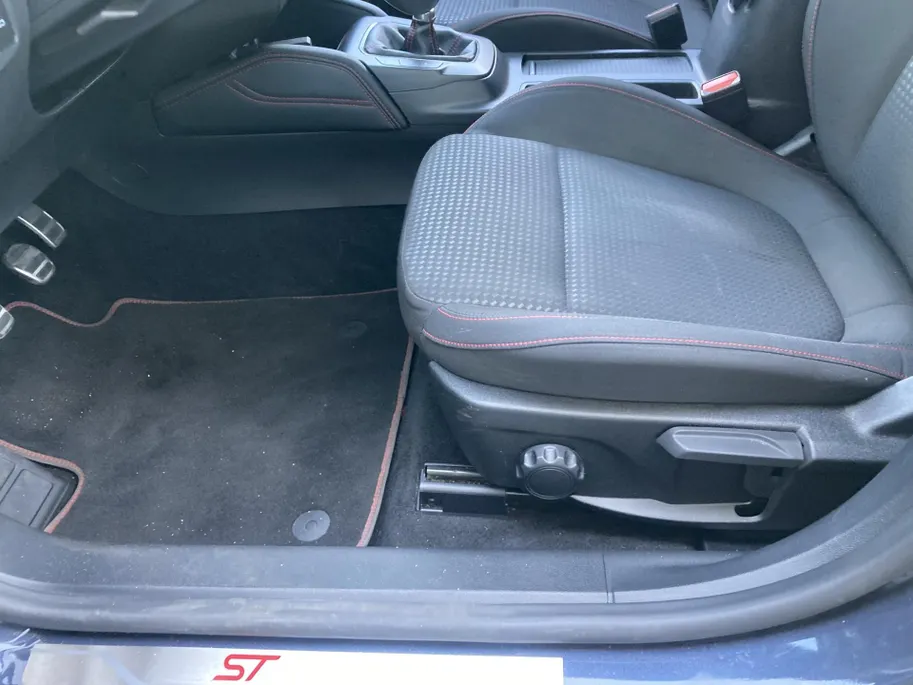 Ford Focus 1.0 EcoBoost 125 pk Hybrid ST Line X Wagon Trekhaak - Navigatie - B&O -Apple Carplay/ Android Auto - Blue Panther Metallic - Elktrische achterklep