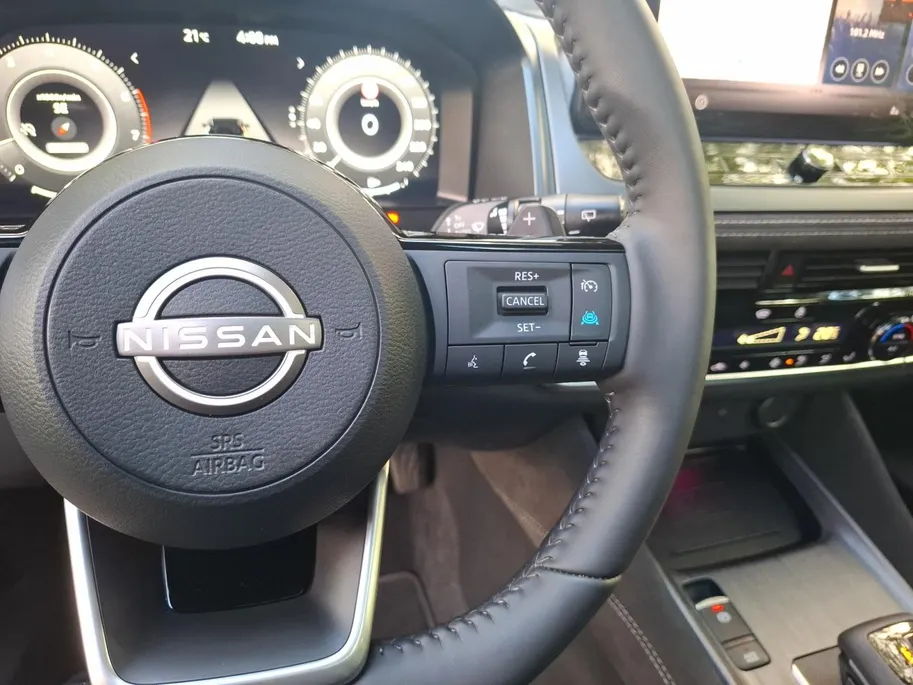 Nissan QASHQAI 1.3 MHEV Xtronic Tekna Plus | RONDOM CAMERA | CARPLAY | STOEL, STUUR EN VOORRUITVERWARMING | PANO DAK |