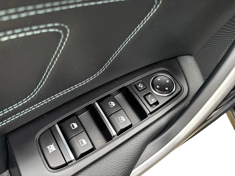 Kia Ceed Sportswagon 1.0 T-GDi MHEV Design Edition | Stoel en stuurverwarming | Navigatie | Camera | Apple Carplay / Android Auto | Elektrisch achterklep |