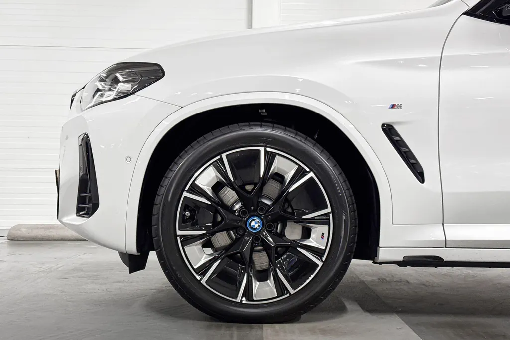 BMW iX3 High Executive