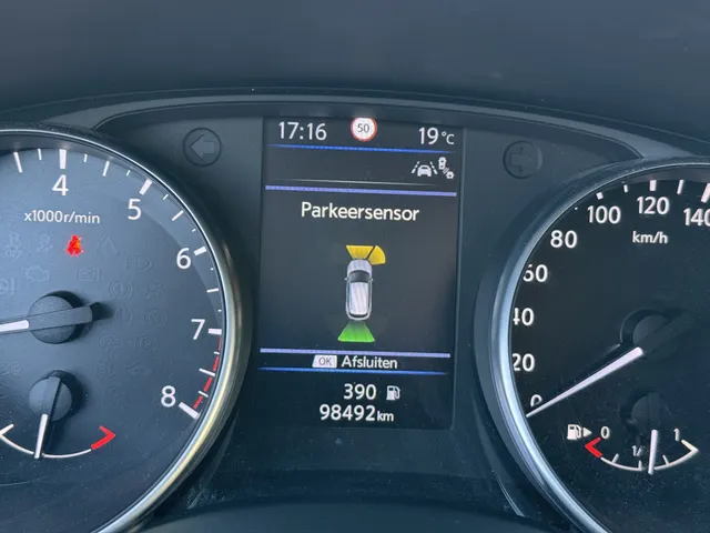 Nissan QASHQAI 1.3 DIG-T Tekna Panoramadak. Trekhaak afneembaar (1.300kg)