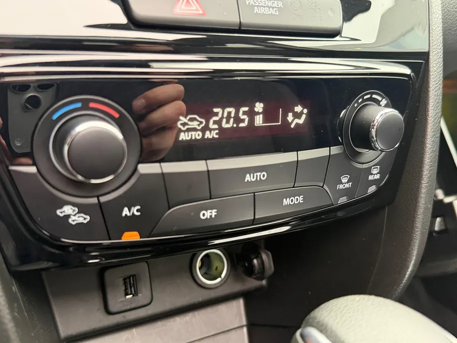 Suzuki Vitara 1.5 Hybrid Style 116PK AUTOMAAT SUNROOF! | Navigatie | Apple Carplay & Android Auto | Adaptive Cruise Control | Climate Control | Achteruitrijcamera | Parkeersensoren voor & achter | Stoelverwarming |