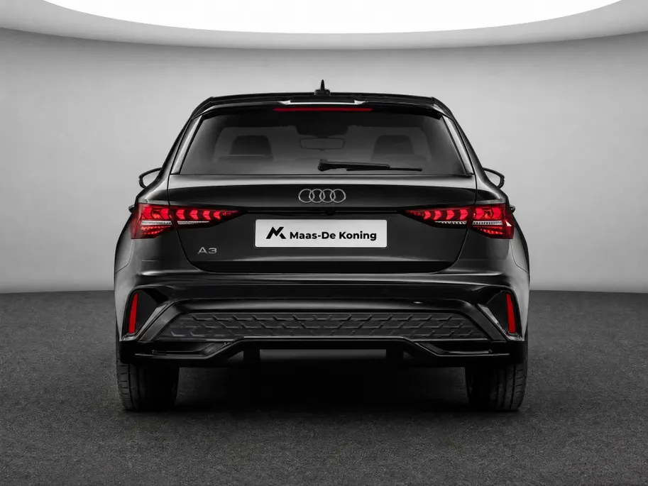 Audi A3 Sportback 40 TFSI e-hybrid S edition 204 PK · Optiekpakket zwart plus · Warmtewerend donker getint glas · Lichtpakket pro ambient light