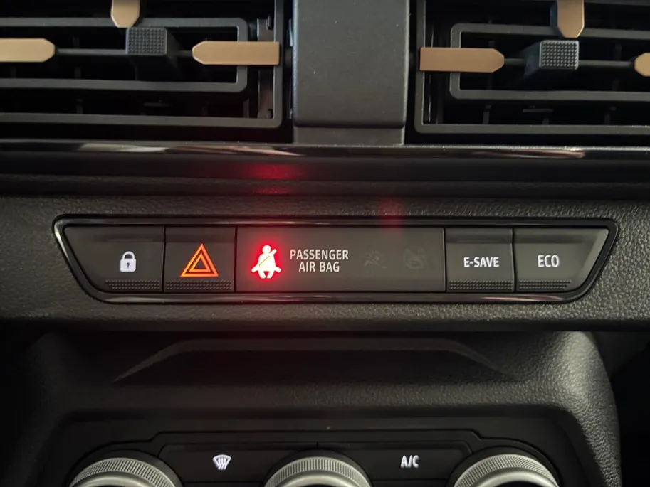 Dacia Jogger 1.8 hybrid 155 limited edition 7p. AUTOMAAT NAVI AIRCO CAMERA CRUISE CONTROLE APPLE CARPLAY ANDROID AUTO LM VELGEN 7 STOELEN !!LET OP RIJDENDE DEMO VRAAG NAAR ACTUELE KMSTAND!!!