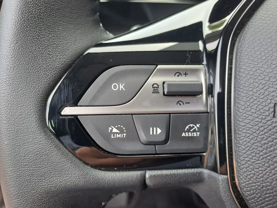 Peugeot 308 1.2 PureTech AUTOMAAT Active Pack Business | Adaptieve Cruise | Climate | Stoelverwarming | Apple Carplay/Android Auto