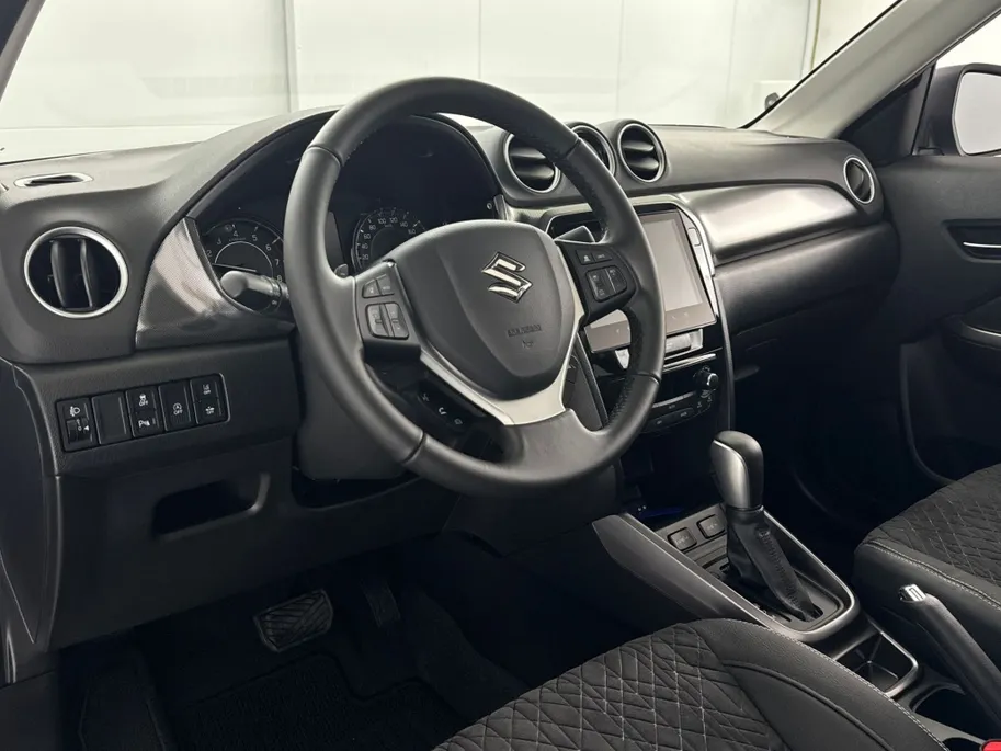 Suzuki Vitara 1.4 Style Smart Hybrid Automaat | Panoramadak | Leder/Alcantara | Adaptieve Cruise Control