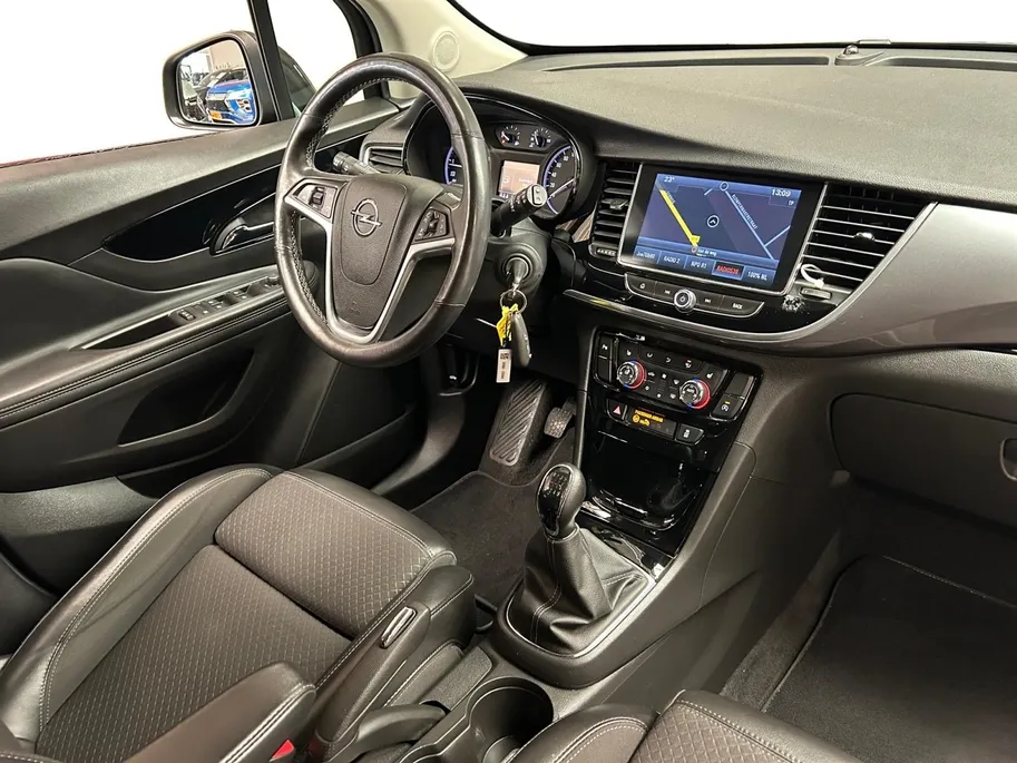 Opel Mokka X 1.4 Turbo 120 Jaar Edition | All-Seasonbanden | Apple Carplay / Android Auto | Parkeersensoren Voor + Achter | Camera Achter | Lichtsensor | Cruise Control | 17' Lichtmetalen Velgen