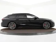 Audi A6 Avant S edition Comp 367 PK S-tronic e-hybrid quattro · MIDNIGHT GREEN · 360 Camera · Servosluiting · Panoramadak · Bang & Olfusen · Elek. Stuurkolom · Bijrijder Scherm · Stoelverwarming V + A · 21'' Inch · Garantie t/m 03-03-2028
