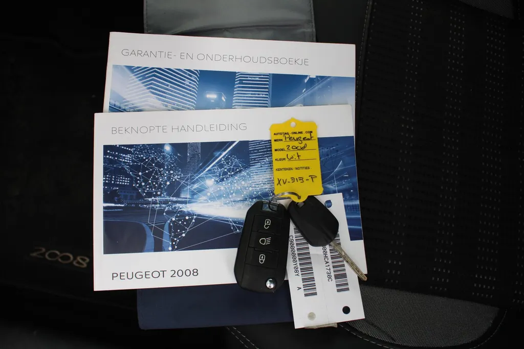 Peugeot 2008 1.2 PureTech Allure | Airco | Cruise | 16' LM |