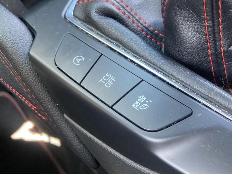 Ford Focus 1.0 EcoBoost 125 pk Hybrid ST Line X Wagon Trekhaak - Navigatie - B&O -Apple Carplay/ Android Auto - Blue Panther Metallic - Elktrische achterklep