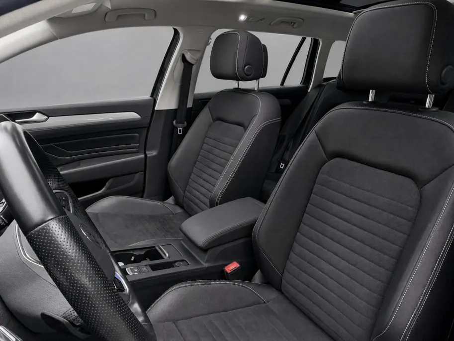 Volkswagen Passat Variant 1.4 TSI 218pk DSG PHEV GTE Business · Panoramadak · Camera · Apple/Android Car Play · Navigatie · Stoelverwarming · 18'' Inch ·