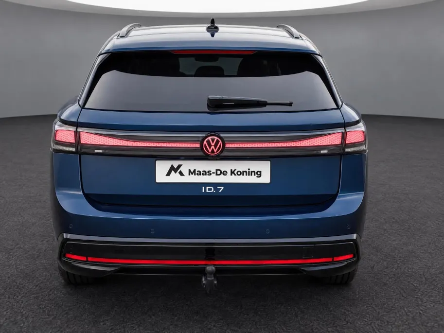 Volkswagen ID.7 Tourer Pro 77 kWh 210kW/286PK · Trekhaak · Navigatie · 360°Camera + parkeersensoren · Garantie t/m 17-10-2027