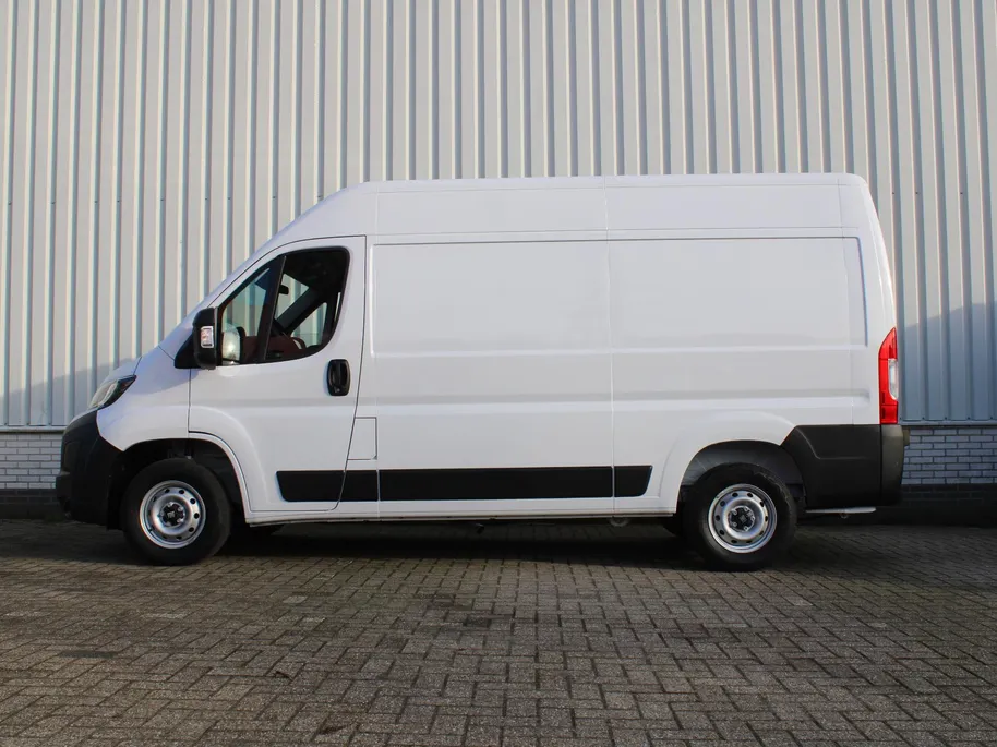 Fiat Ducato 2.2 MultiJet 140 S&S L2H2 3.3t | Camera | Navi | Trekhaak | Cruise | 3 zits | PDC |