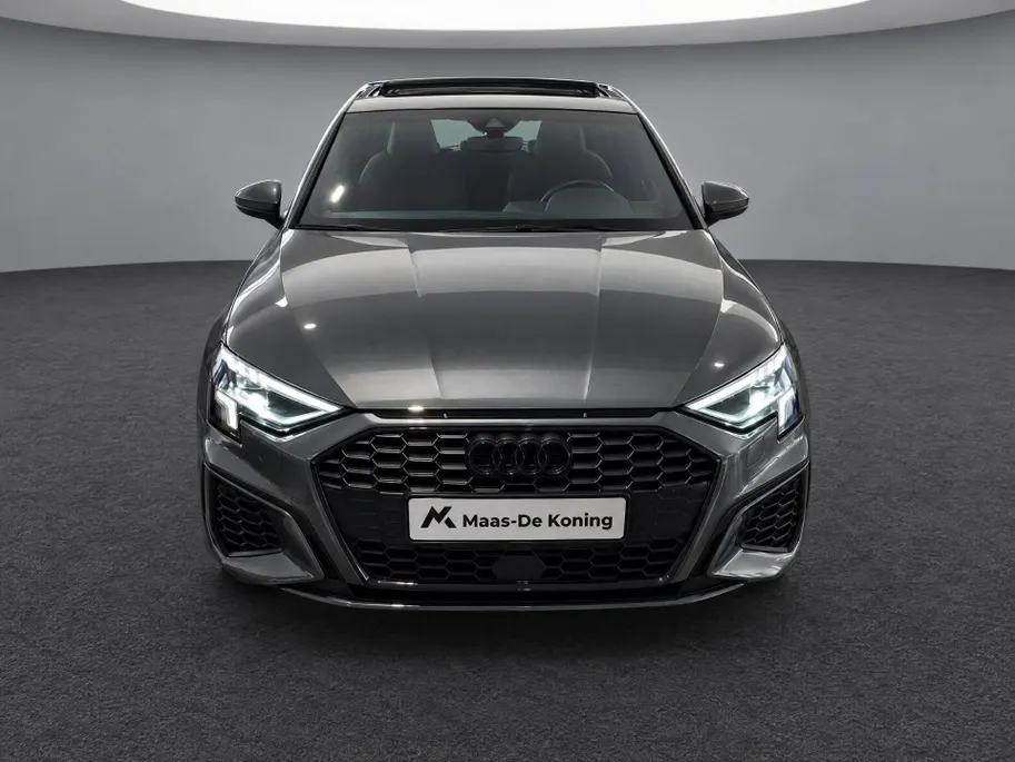 Audi A3 Sportback 40 TFSIe 150kW/204PK S Line · Panoramadak · Apple/Android Car Play · Stoelverwarming