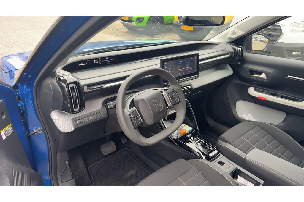 Citroën C3 1.2 Hybrid 110pk Max | Wordt verwacht | Dealer onderhouden | NL auto | Automaat | Cruise control | Apple carplay & Android auto | Navigatie | Draadloos opladen mobiel | 17' lichtmetalen velgen | Bovag garantie |